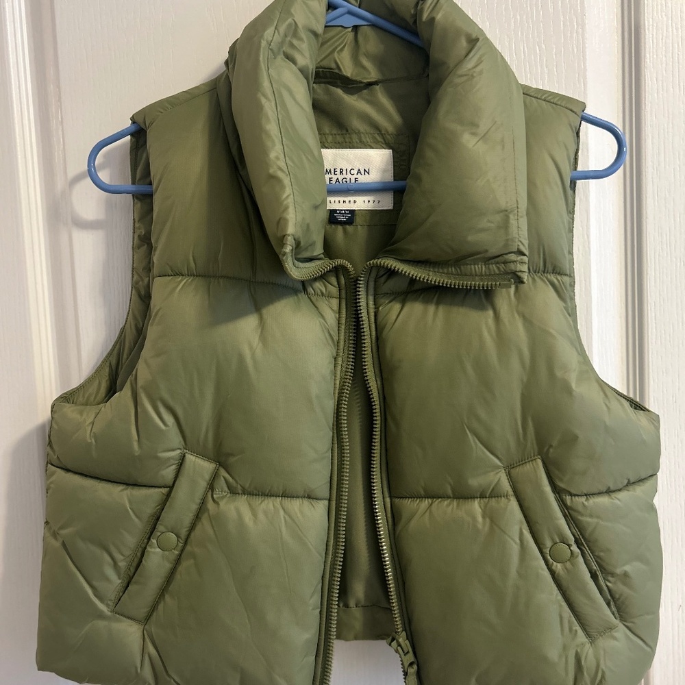 American Eagle Puffer Vest